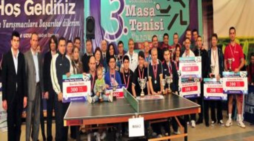 Beylikd&uuml;z&uuml; &lsquo;Masa Tenisi Turnuvası&rsquo;nda &ouml;d&uuml;ller sahiplerini buldu