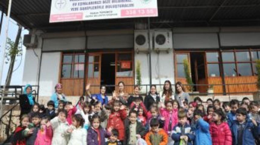 Minikler, oyuncaklarını ihtiya&ccedil; sahipleri i&ccedil;in bağışladı