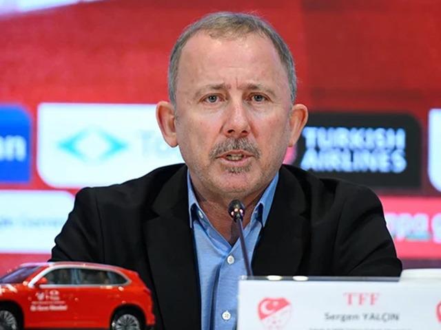 Milli Takım'da tarihi kriz! Oyuncular, Sergen Yal&ccedil;ın'ın telefonlarını a&ccedil;mıyor!