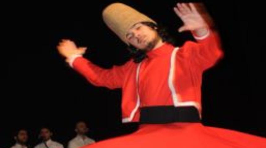 "Kur'an, bize, d&uuml;nyada yolumuzu g&ouml;steren bir projekt&ouml;rd&uuml;r"