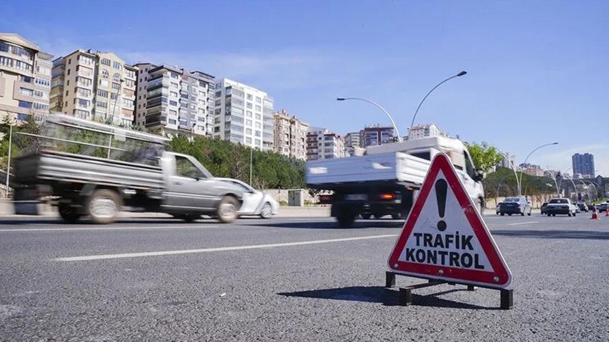 İstanbul da bazı yollar trafiğe kapatıldı 2