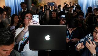 Apple'dan tarihi adım! B&ouml;ylesini ilk kez &uuml;retti: İşte fiyatı ve &ouml;zellikleri