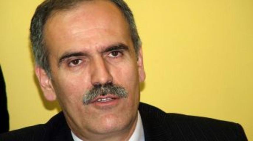 T&uuml;rk&ccedil;e yaşayıp, İngilizce kaydediyor