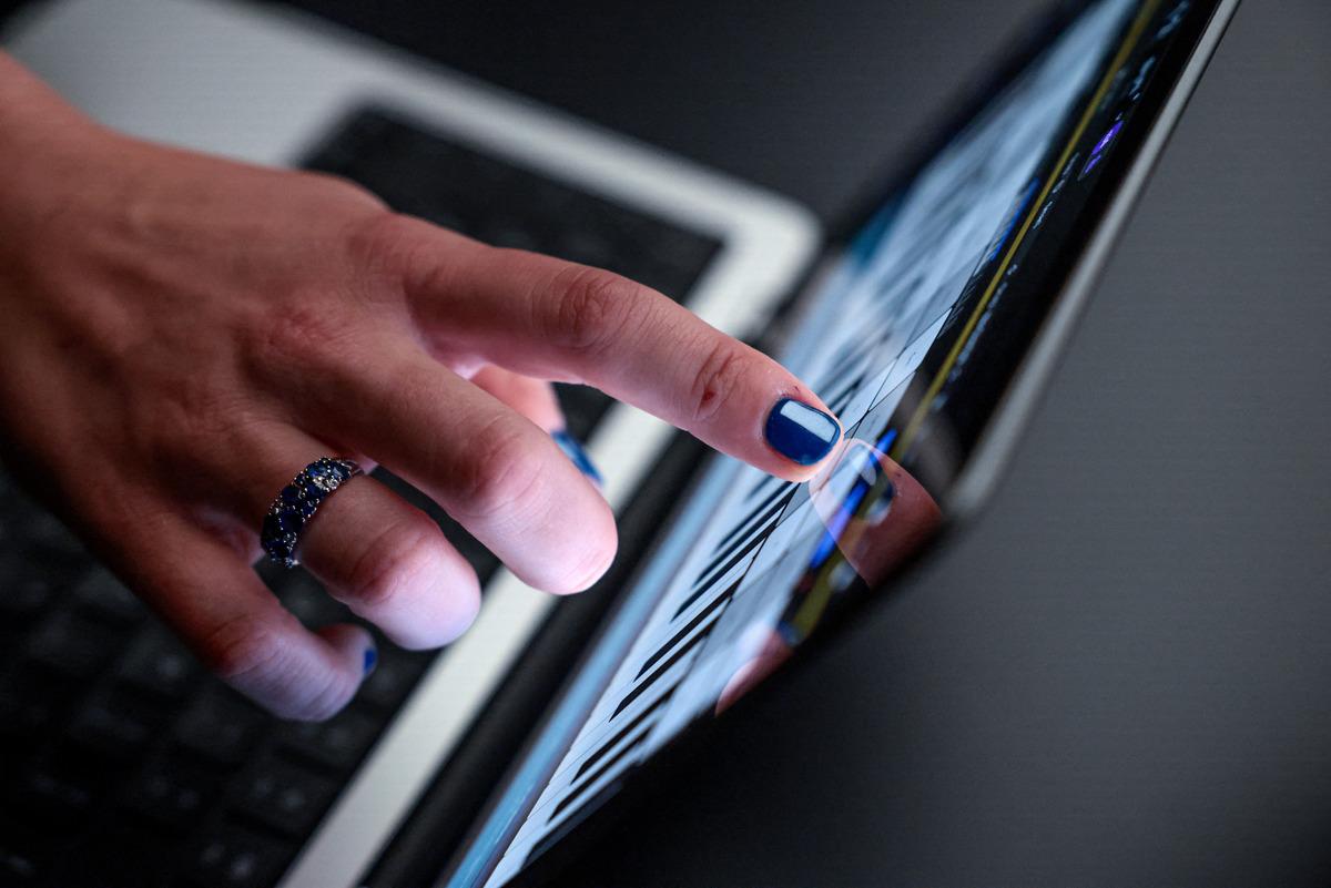 Apple dan tarihi MacBook adımı! Böylesini ilk kez üretti: İşte fiyatı ve özellikleri 10