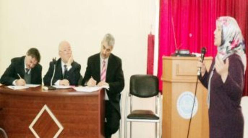 Kur&rsquo;an kurs &ouml;ğrencileri İstiklal Marşı'nı g&uuml;zel okumak i&ccedil;in yarıştı