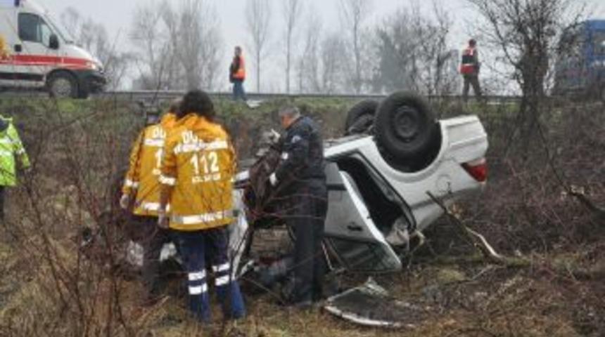 TEM otoyolunda kaza: 1 &ouml;l&uuml;, 1 yaralı