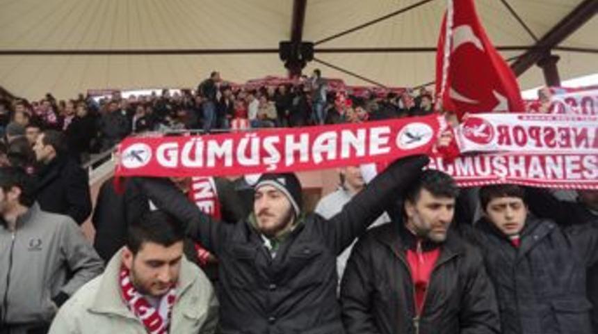 Taraftar g&ouml;revini yaptı