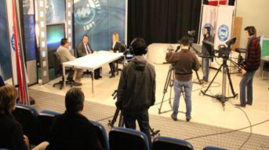 Hem para kazanıyor, hem de mesleğe hazırlanıyorlar