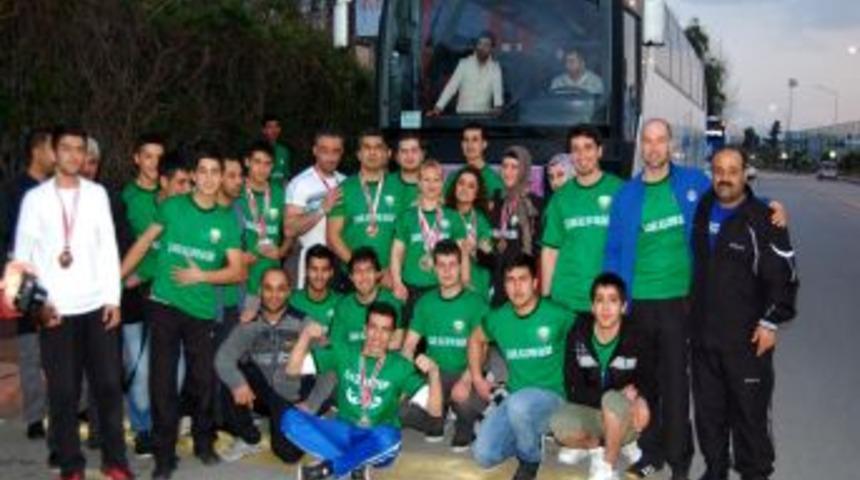 Şehitkamil&rsquo;in demir bilekleri yıkılmıyor