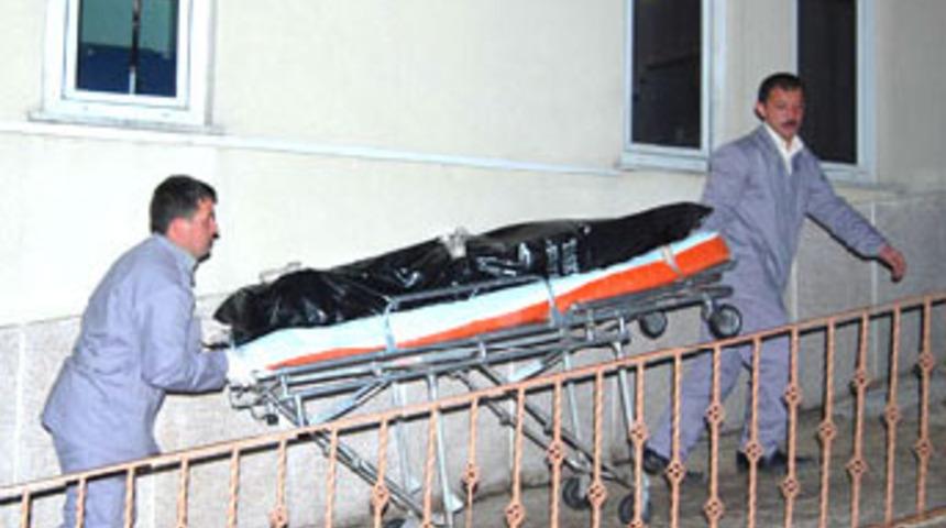 Evinde ölü bulundu