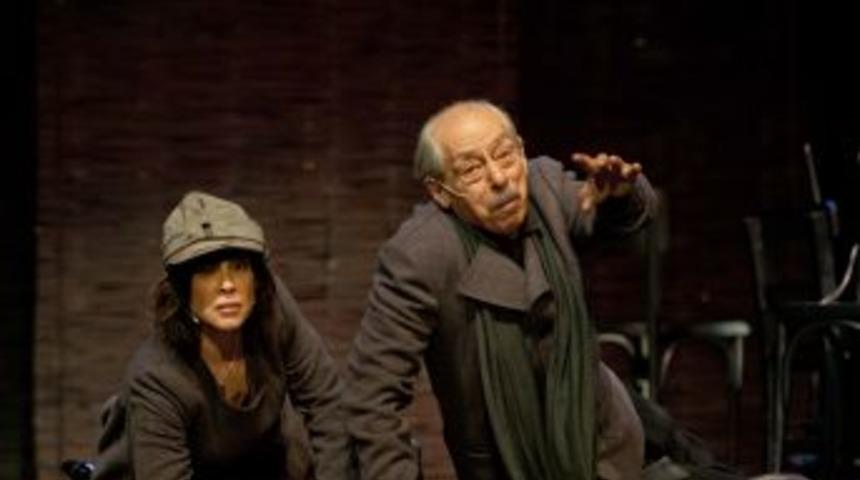 Ben Bertolt Brecht Sabancı Tiyatro Festivalinde