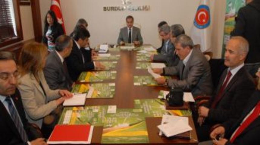 Burdur'da 30 bin kişi s&uuml;t i&ccedil;erek Guinness'e girmeye &ccedil;alışacak