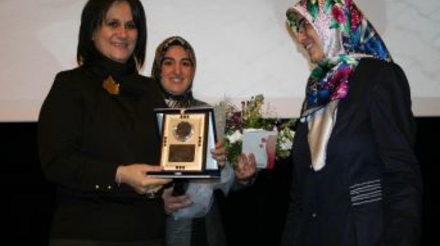 Seza-Der'den 'D&uuml;nyada Kadın' konulu konferans