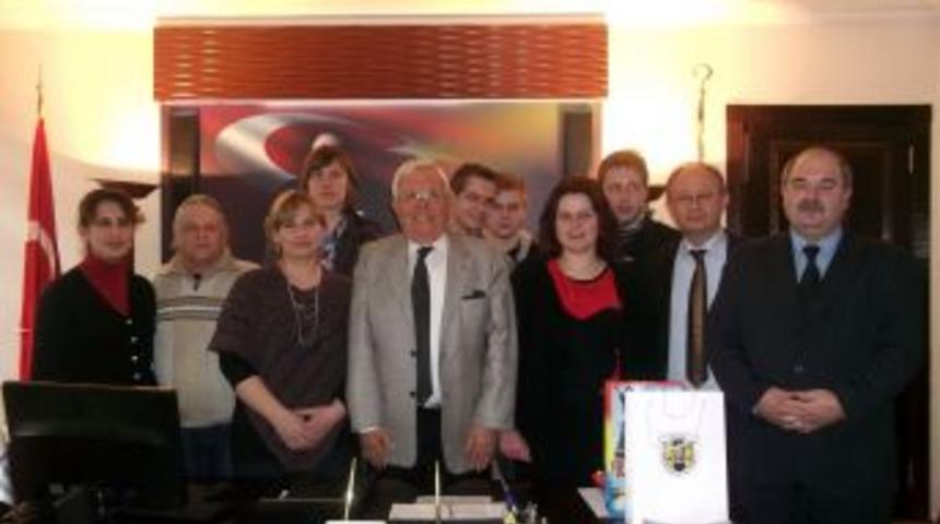 Ereğli End&uuml;stri Meslek Lisesi, &uuml;&ccedil; &uuml;lkenin &ouml;ğrenci ve y&ouml;neticilerini misafir etti