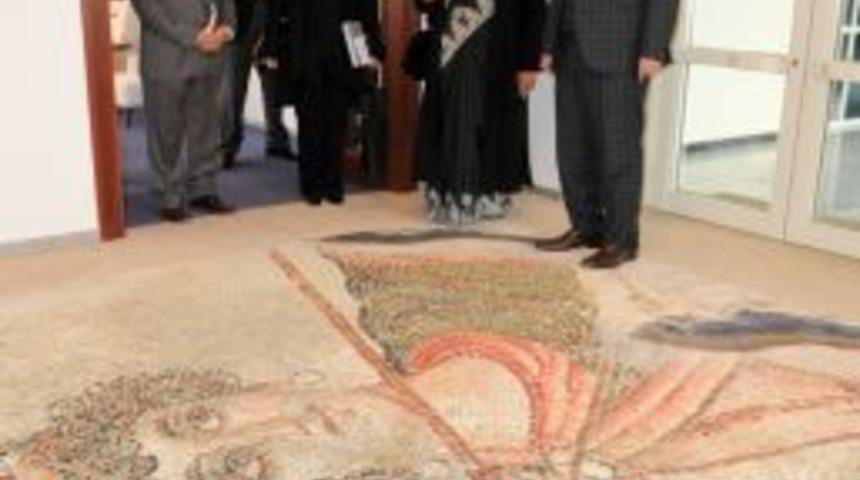 Hindistan B&uuml;y&uuml;kel&ccedil;isi Thomas: Eğitim ve turizm alanında işbirliği yapalım