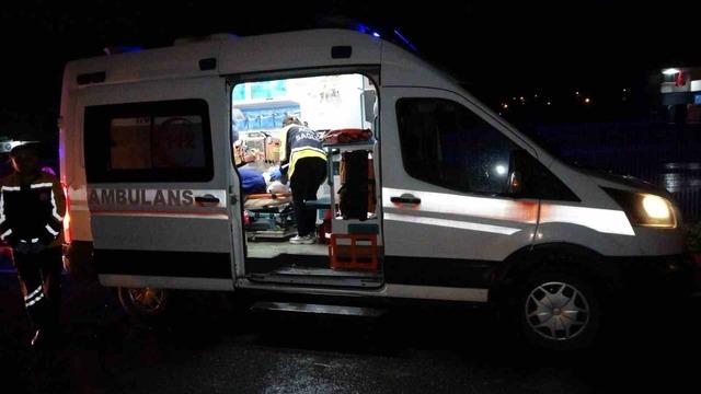 Antalya’da refüjü aşıp karşı şeride dalan kamyon ortalığı savaş alanına çevirdi: 3 yaralı 9