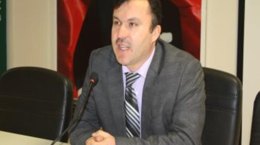 Yazar &Ccedil;evik: Akif'i anlamak i&ccedil;in onu anmak gerek