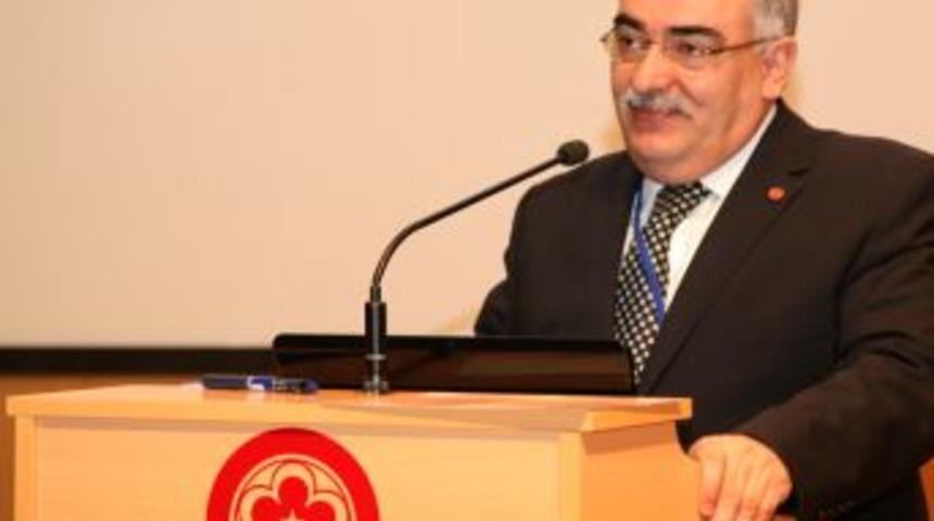 Rekt&ouml;r D&ouml;kmetaş: &Ccedil;ocuk &ouml;l&uuml;m oranları ge&ccedil;mişe g&ouml;re binde 10'a kadar d&uuml;şt&uuml;