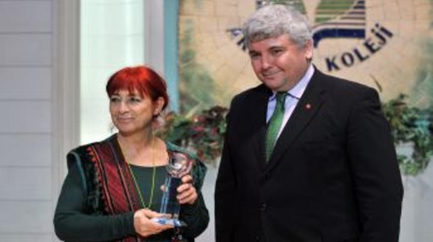 Melek L. Dağıstanlı, yılın kadını se&ccedil;ildi