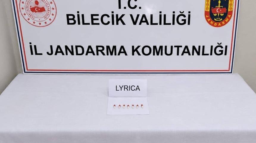 Bilecik’te yol kontrolünde uyuşturucu hap ele geçirildi