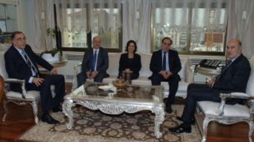 TFF Başkanı Demir&ouml;ren'den &Ccedil;apkın'a nezaket ziyareti