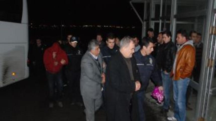 Sahte ehliyet &ccedil;etesine 5 ayrı ilde eş zamanlı operasyon: 24 g&ouml;zaltı