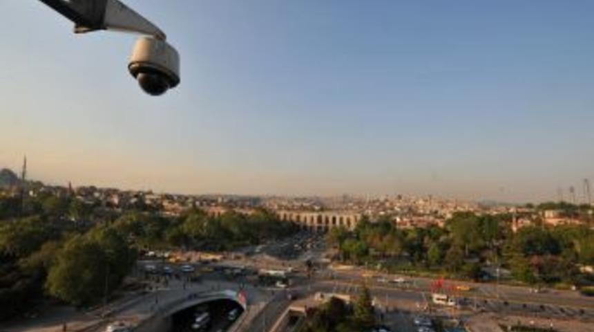 Mobese sürücülerin hızını frenledi