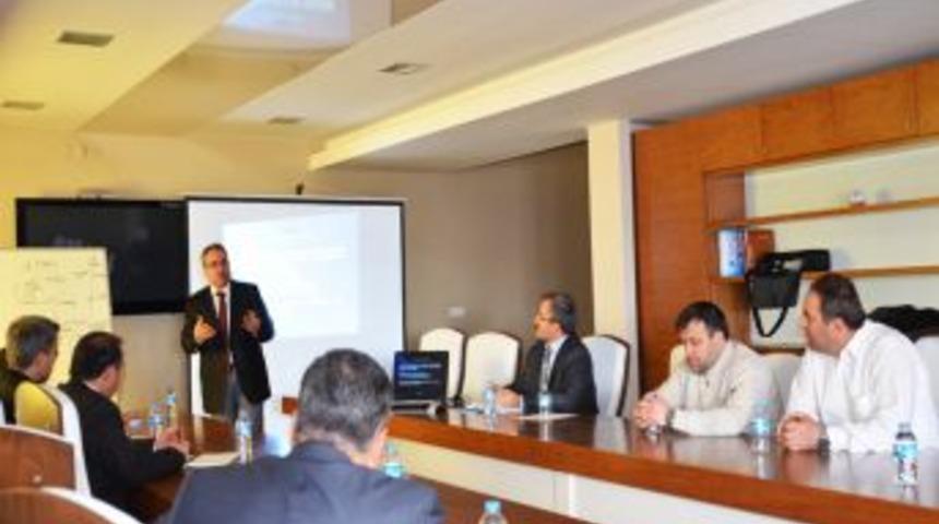 Pursaklar Belediyesi'nden yöneticilere eğitim semineri