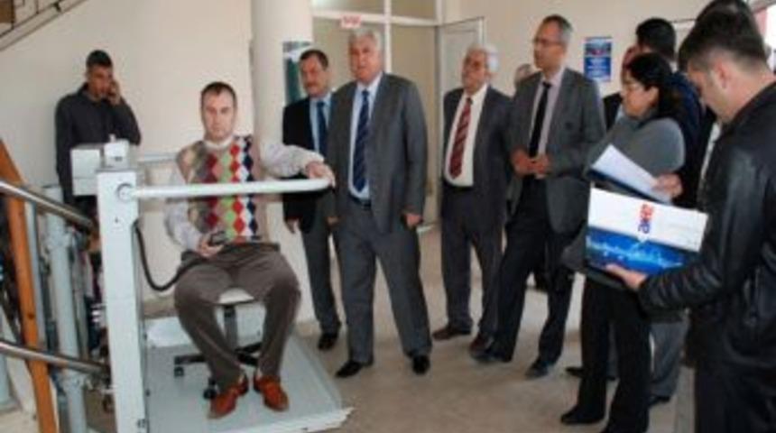 Silifke Belediyesi, engelliler i&ccedil;in k&uuml;lt&uuml;r merkezine asans&ouml;r yaptırdı