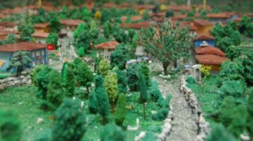 Tarihi k&ouml;y&uuml;n maketi b&uuml;y&uuml;k ilgi g&ouml;r&uuml;yor