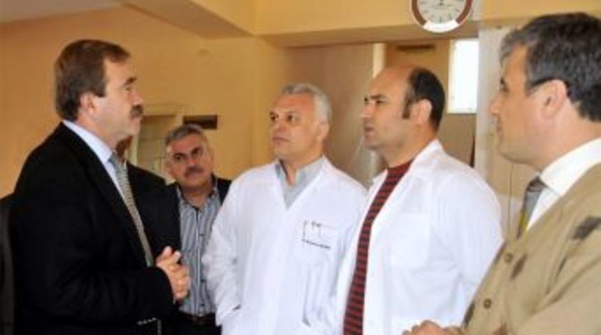 Başkan T&uuml;rk, Tıp Bayramı&rsquo;nı kutladı