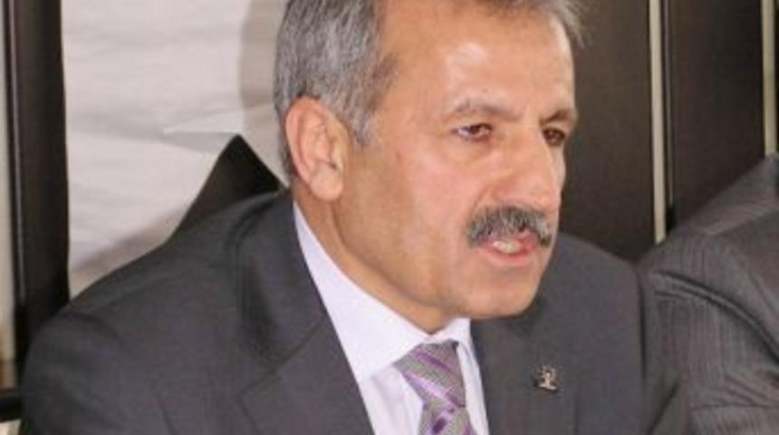 Ak Parti'li Şahin: Biz doğru olursak darbecilerin sesi soluğu &ccedil;ıkmayacaktır