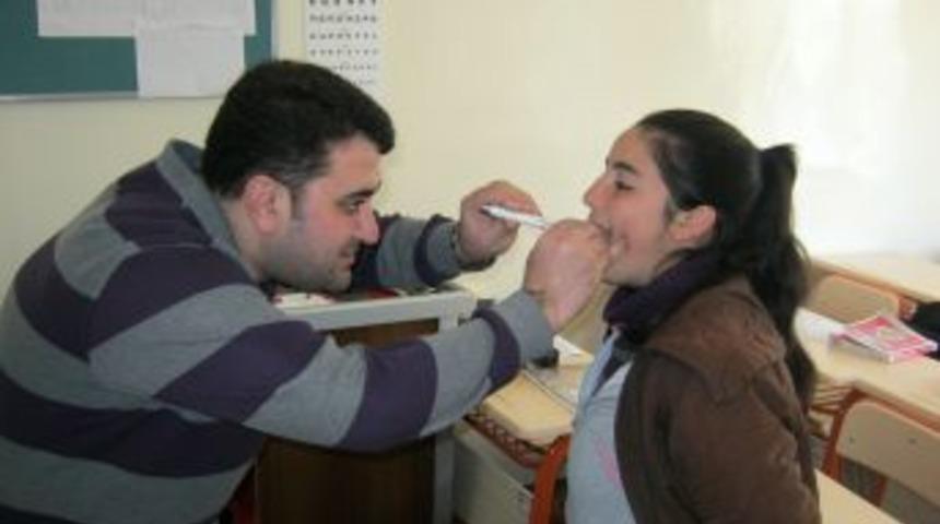 Yukarıg&ouml;kl&uuml;l&uuml; &ouml;ğrenciler sağlık taramasından ge&ccedil;irildi