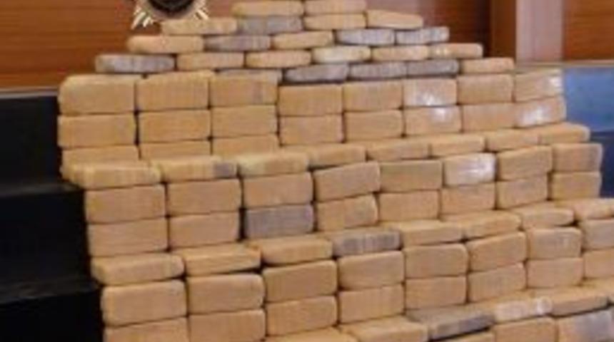 Eroin bu sefer k&ouml;pek mamasından &ccedil;ıktı