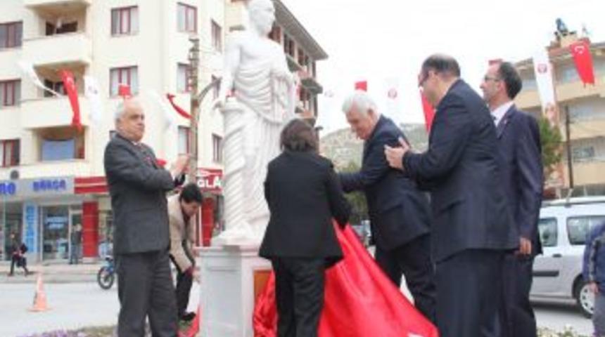 Muğla&rsquo;da Hipokrat heykeli a&ccedil;ıldı