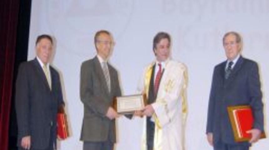 Tıp bayramında doktora şiddetin engellenmesi istendi