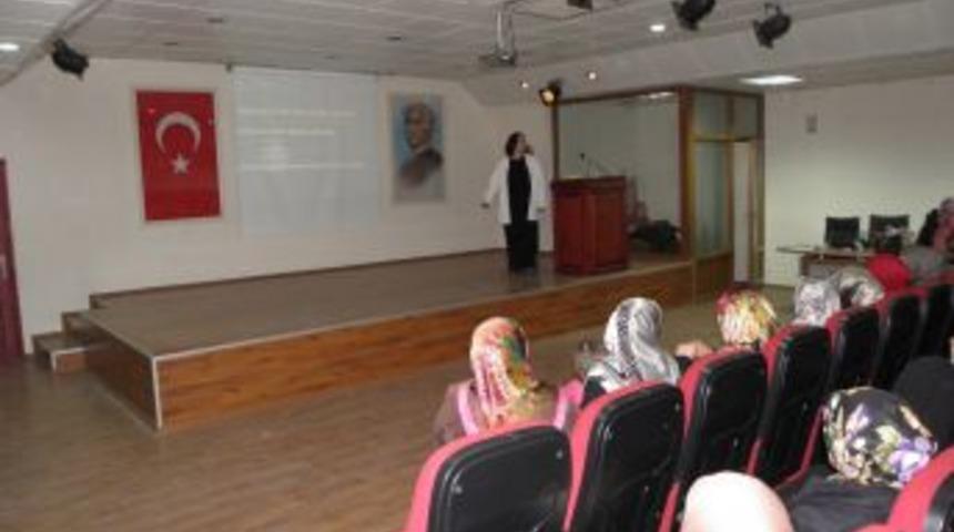 G&Uuml;LDER'den 'meme kanseri" konulu seminer