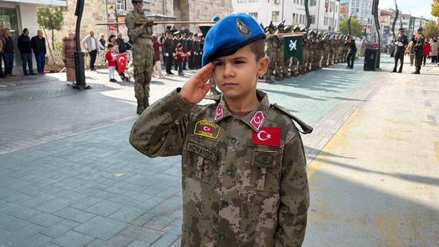Bolu’da 29 Ekim kutlamalarına komandolar damga vurdu 10