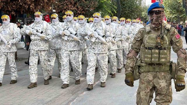 Bolu’da 29 Ekim kutlamalarına komandolar damga vurdu 7