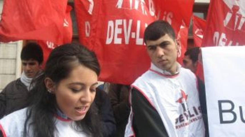 Kesintili zorunlu eğitimi protesto ettiler