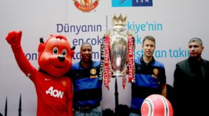 İngiltere Premier Ligi Kupası futbolseverlerle buluştu