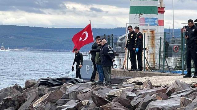 Çanakkale’de denizde erkek cesedi bulundu 6
