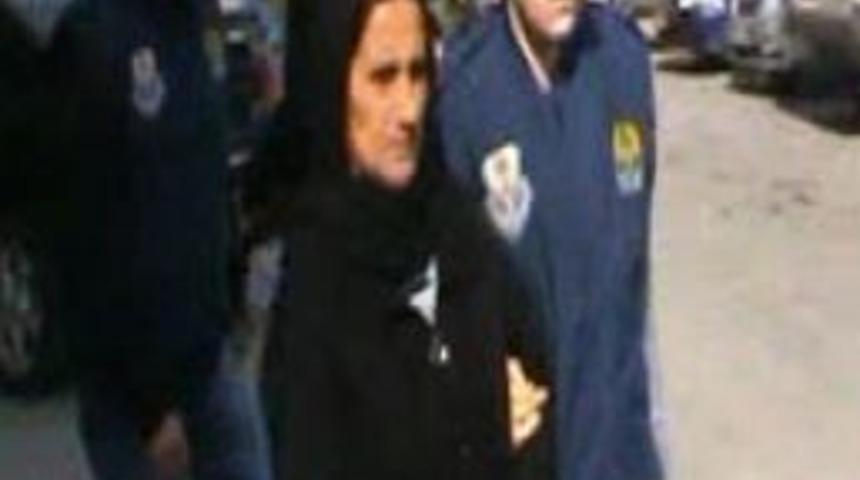 G&ouml;zaltına alınan BDP İzmir İl Başkanı Şanlıurfa'ya g&ouml;nderildi