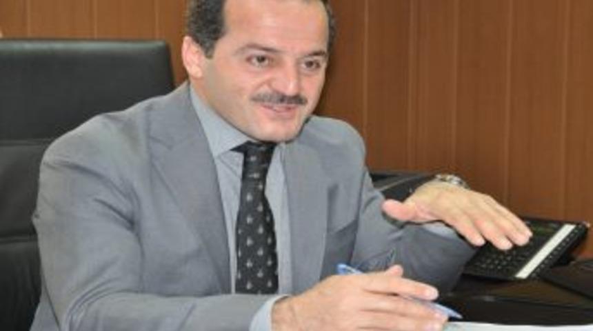 Rekt&ouml;r &uuml;niversitenin kapılarını halka a&ccedil;tı, vatandaş iş istedi