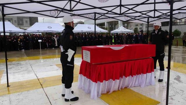 Kazada şehit düşen polis memuru için uğurlama töreni düzenlendi 3