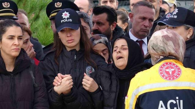 Kazada şehit düşen polis memuru için uğurlama töreni düzenlendi 1
