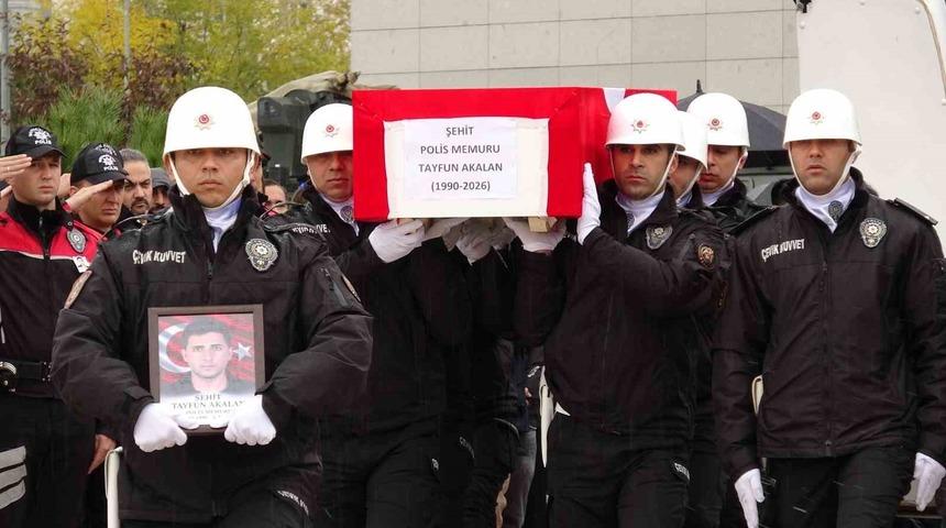 Kazada şehit düşen polis memuru için uğurlama töreni düzenlendi
