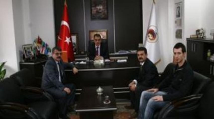 G&ouml;lc&uuml;k Derneği'nden Başkan Canlı'ya ziyaret