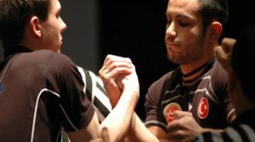 Demir bileklerden 4 Türkiye şampiyonluğu