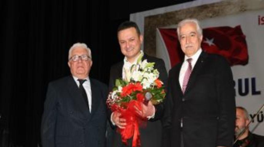 Ertuğrul Erkişi sesiyle Adanalıları mest etti